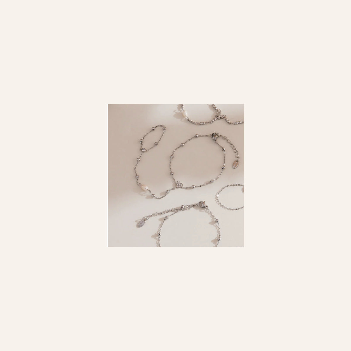 Dainty Grace Finger Chain – Zircon Heart – Silver