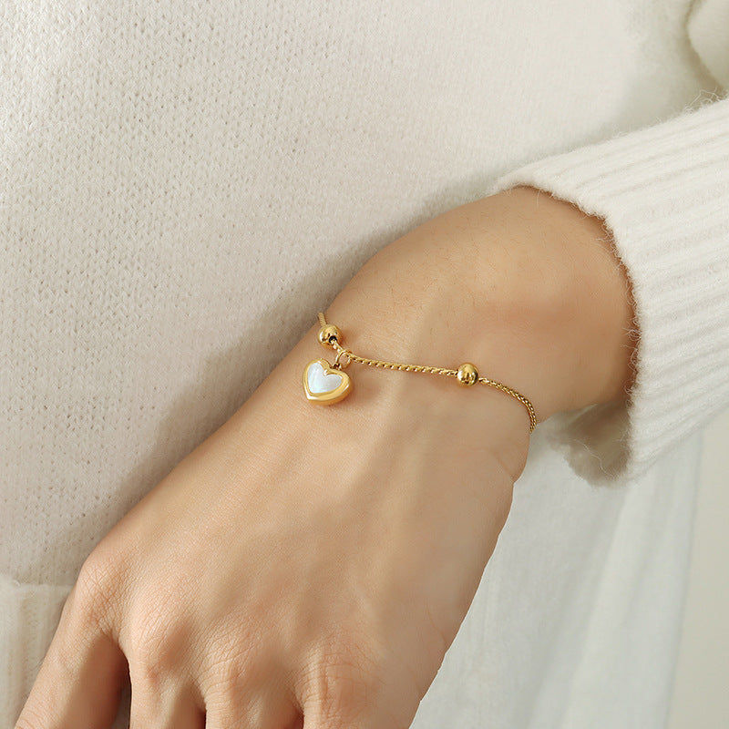 Heart Shell Bracelet in gold