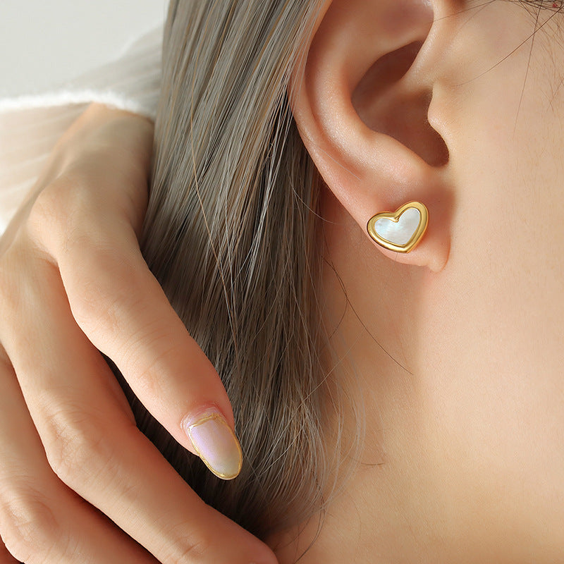 Heart Shell Earrings in gold