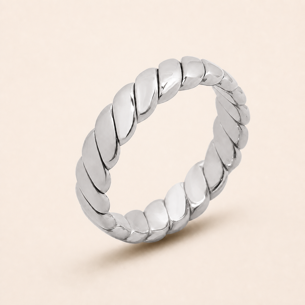 Sculpted Grace Band Ring – Silver